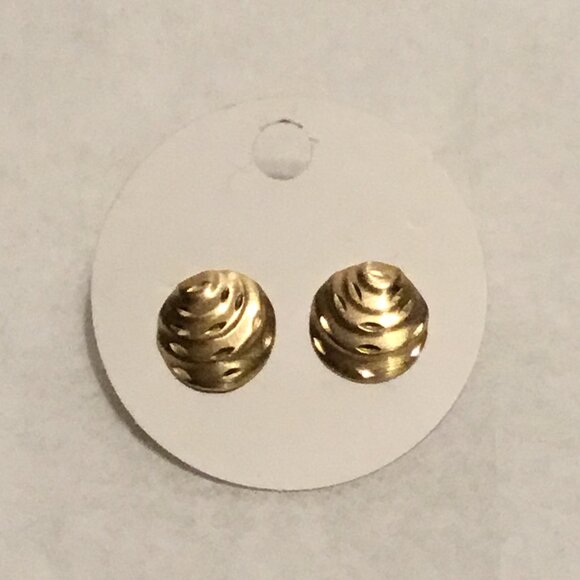 Very lovely 14K gold shell like etched stud earrings - Picture 1 of 12